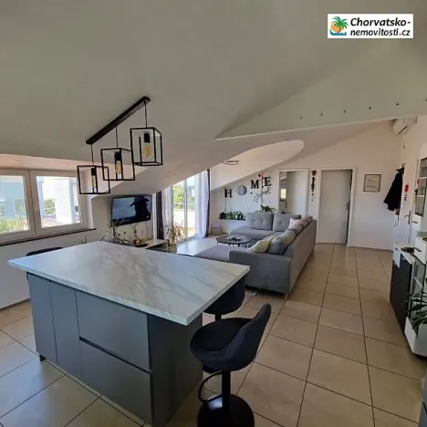 Prodej bytu 3+1, Novalja, Chorvatsko, 81 m2