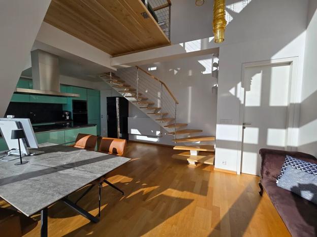 Prodej atypického bytu, Praha - Smíchov, Holečkova, 182 m2