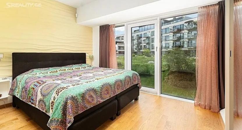 Prodej atypického bytu, Praha - Smíchov, Holečkova, 182 m2