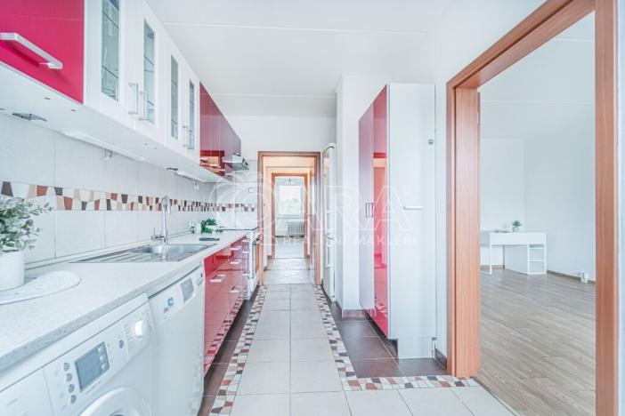 Prodej bytu 3+1, Praha - Chodov, Bachova, 72 m2