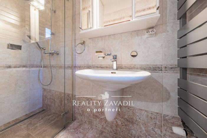 Prodej rodinného domu, Jesenice - Horní Jirčany, U vodojemu, 177 m2