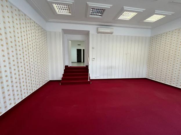 Pronájem obchodního prostoru, Opava, náměstí Republiky, 65 m2