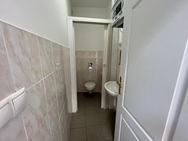 Pronájem obchodního prostoru, Opava, náměstí Republiky, 65 m2