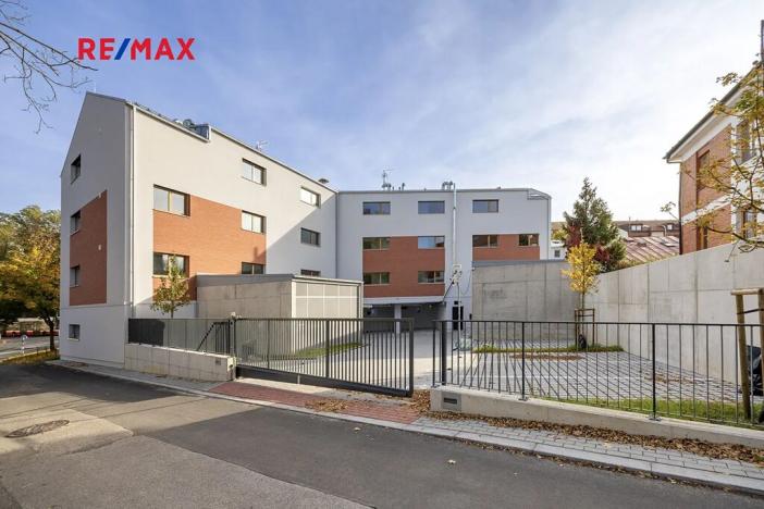 Prodej bytu 3+kk, Praha - Hrdlořezy, Českobrodská, 87 m2