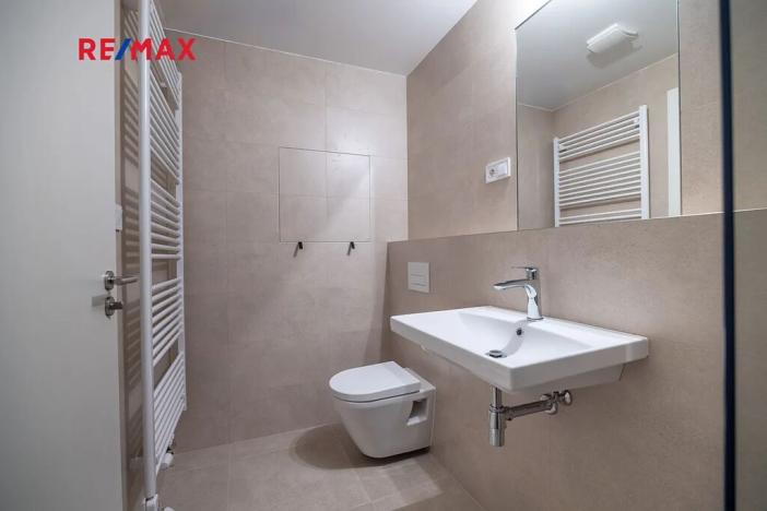 Prodej bytu 2+kk, Praha - Hrdlořezy, Českobrodská, 57 m2