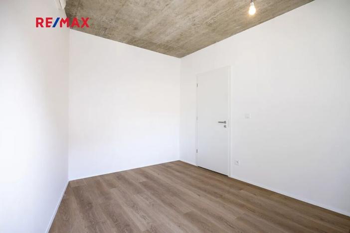 Prodej bytu 2+kk, Praha - Hrdlořezy, Českobrodská, 57 m2