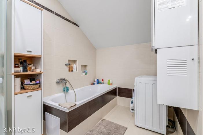 Prodej vícegeneračního domu, Osek, K. H. Borovského, 452 m2