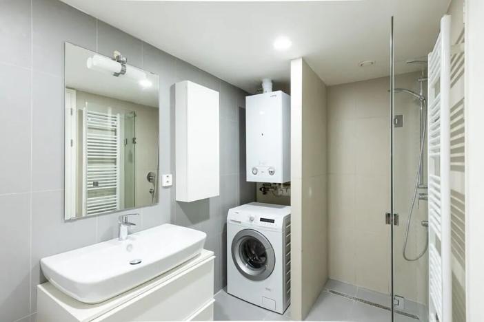 Pronájem bytu 3+kk, Praha - Bubeneč, Sochařská, 75 m2