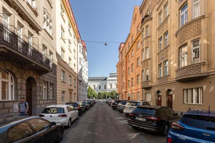 Pronájem bytu 3+kk, Praha - Bubeneč, Sochařská, 75 m2