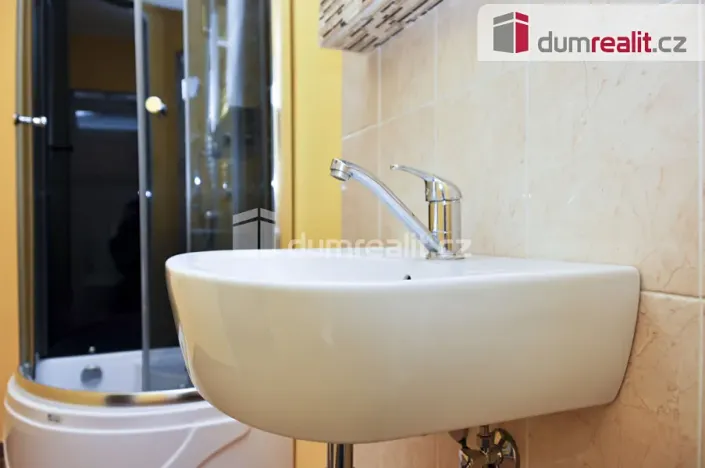 Pronájem bytu 1+kk, Kladno, Korychova, 17 m2