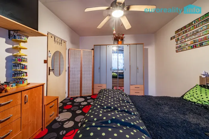 Prodej bytu 1+1, Cheb, Lomená, 35 m2