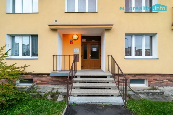 Prodej bytu 1+1, Cheb, Lomená, 35 m2