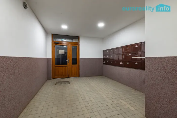 Prodej bytu 1+1, Cheb, Lomená, 35 m2