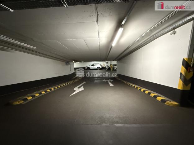 Pronájem garáže, Praha - Smíchov, Karla Engliše, 15 m2