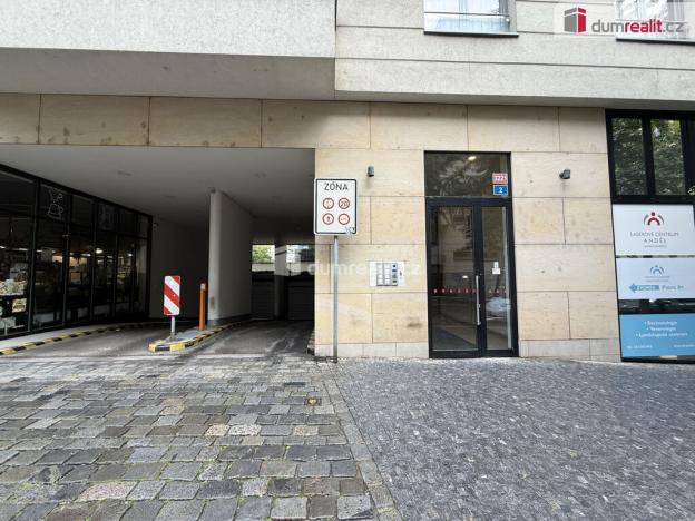 Pronájem garáže, Praha - Smíchov, Karla Engliše, 15 m2