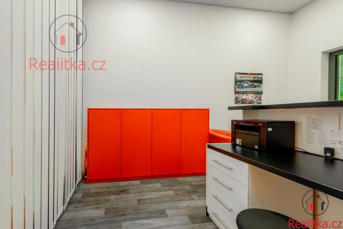 Prodej obchodního prostoru, Praha - Háje, Opatovská, 173 m2