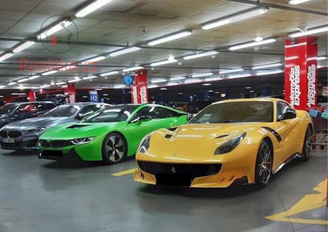 Pronájem obchodního prostoru, Hradec Králové, 300 m2