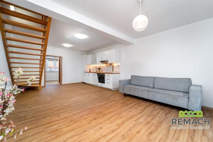 Pronájem bytu 3+kk, Staré Město, Salašská, 110 m2