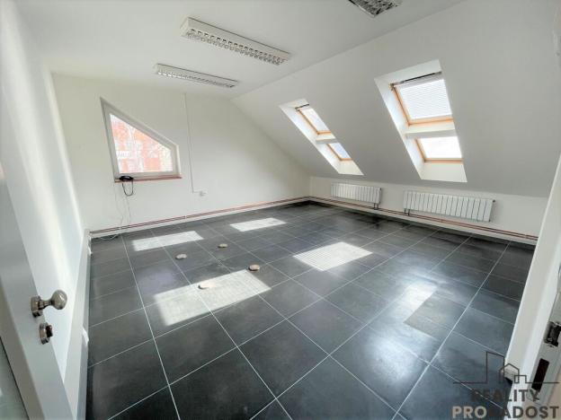 Pronájem kanceláře, Olomouc - Hodolany, 200 m2