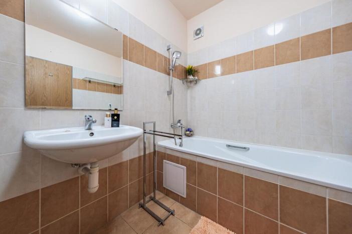 Prodej bytu 1+kk, Praha - Bohnice, Ústavní, 52 m2