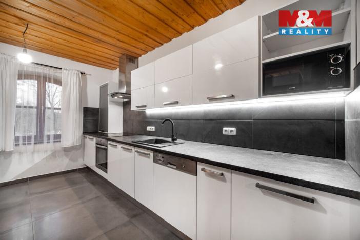 Prodej chalupy, Polička - Lezník, 260 m2