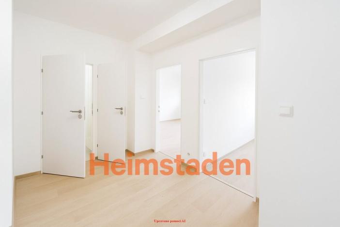 Pronájem bytu 1+1, Ostrava - Poruba, Hlavní třída, 37 m2