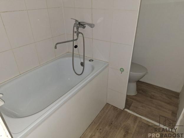 Pronájem bytu 1+kk, Děčín, Kamenická, 20 m2