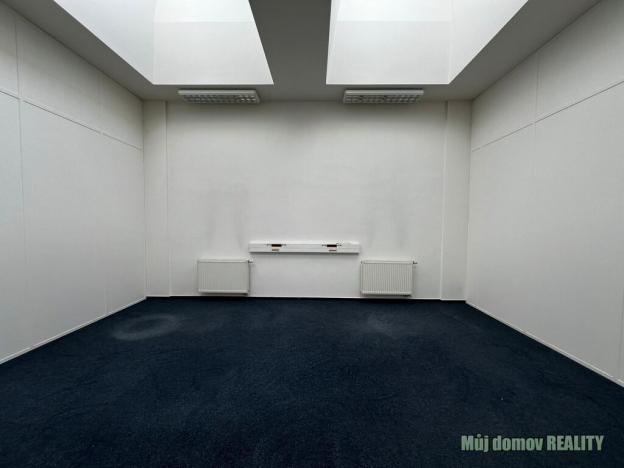 Pronájem kanceláře, Praha - Vysočany, Lisabonská, 45 m2