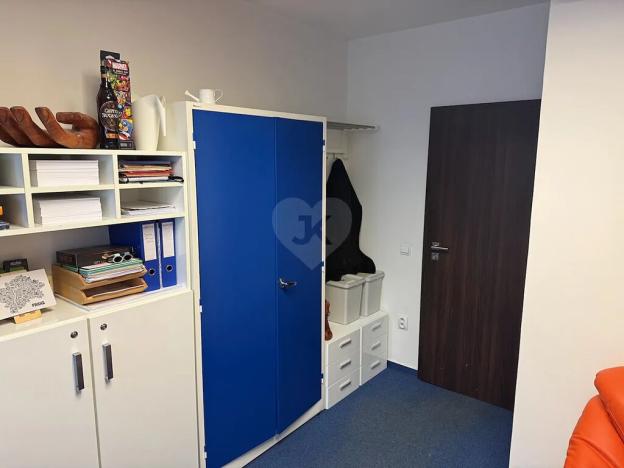 Pronájem kanceláře, Praha - Holešovice, Komunardů, 100 m2