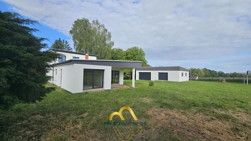 Prodej komerční nemovitosti, Doubravička, 195 m2