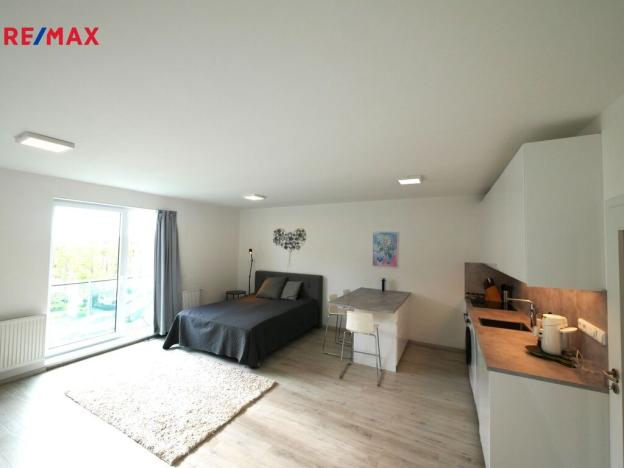 Pronájem bytu 1+kk, Jesenice, Cedrová, 38 m2