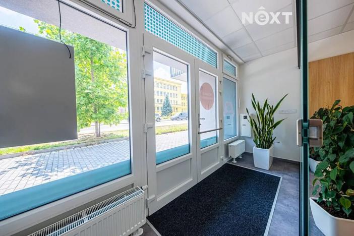 Prodej obchodního prostoru, Pardubice, Na Spravedlnosti, 200 m2