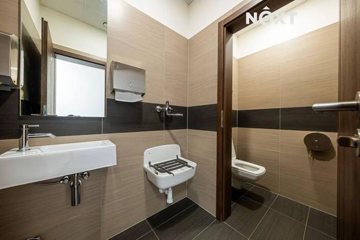 Prodej obchodního prostoru, Pardubice, Na Spravedlnosti, 200 m2