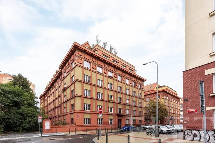 Pronájem bytu 2+1, Praha - Holešovice, Tusarova, 69 m2