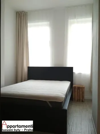 Pronájem bytu 2+kk, Praha - Nusle, Mečislavova, 41 m2