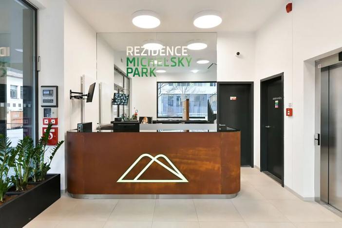 Pronájem garážového stání, Praha - Michle, Michelská, 12 m2