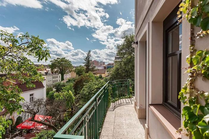 Pronájem vily, Praha - Střešovice, Ve Střešovičkách, 139 m2