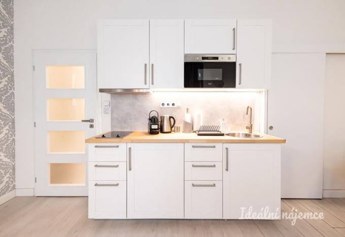 Pronájem bytu 2+kk, Praha - Nové Město, Opletalova, 42 m2