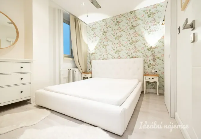 Pronájem bytu 2+kk, Praha - Nové Město, Opletalova, 42 m2