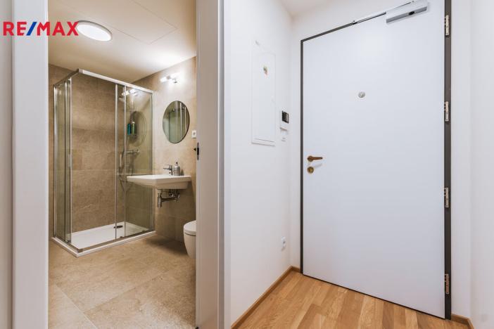 Pronájem bytu 1+kk, Praha - Smíchov, Vackové, 38 m2