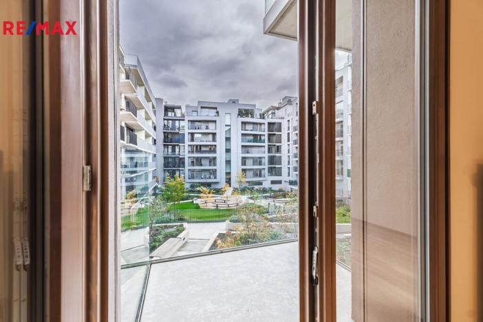 Pronájem bytu 1+kk, Praha - Smíchov, Vackové, 38 m2