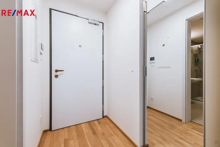 Pronájem bytu 1+kk, Praha - Smíchov, Vackové, 38 m2