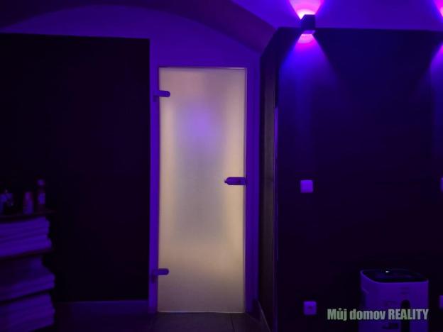 Pronájem obchodního prostoru, Praha - Nové Město, Opletalova, 100 m2