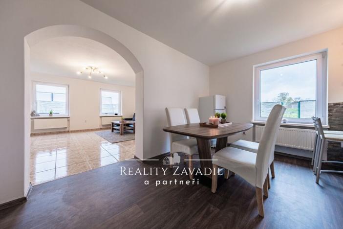 Prodej rodinného domu, Senohraby, U dálnice, 204 m2