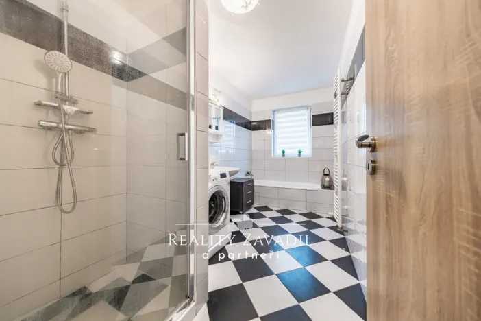 Prodej rodinného domu, Senohraby, U dálnice, 204 m2