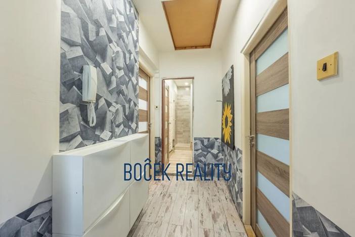 Prodej rodinného domu, Rynholec, nám. 1. máje, 259 m2