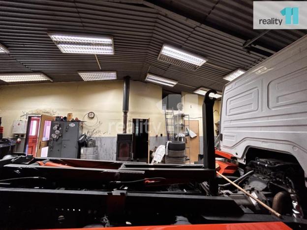 Prodej výrobních prostor, Praha - Lahovice, Strakonická, 1788 m2