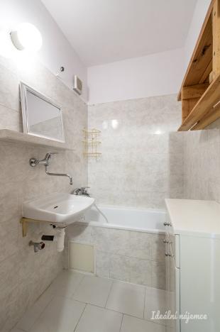 Pronájem bytu 1+1, Praha - Bohnice, Toruňská, 30 m2