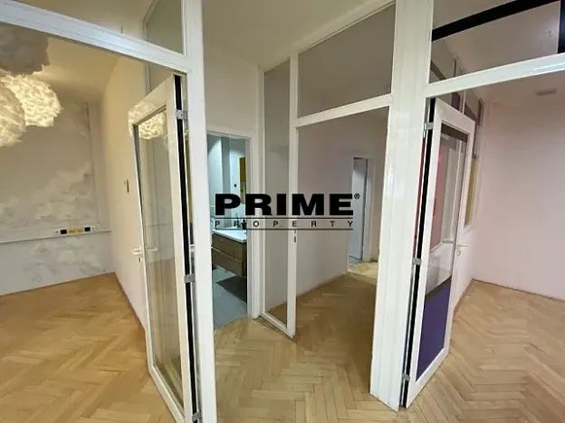 Pronájem kanceláře, Praha - Nové Město, Soukenická, 136 m2