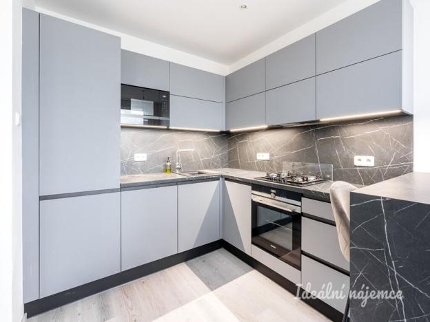 Pronájem bytu 4+kk, Praha - Kobylisy, Kaňkovského, 84 m2